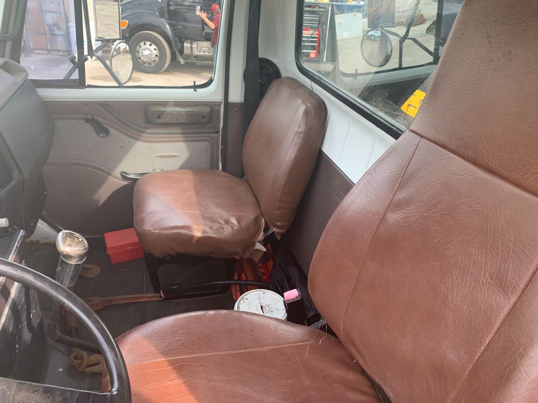 2001 INTERNATIONAL 466DT - Image 13